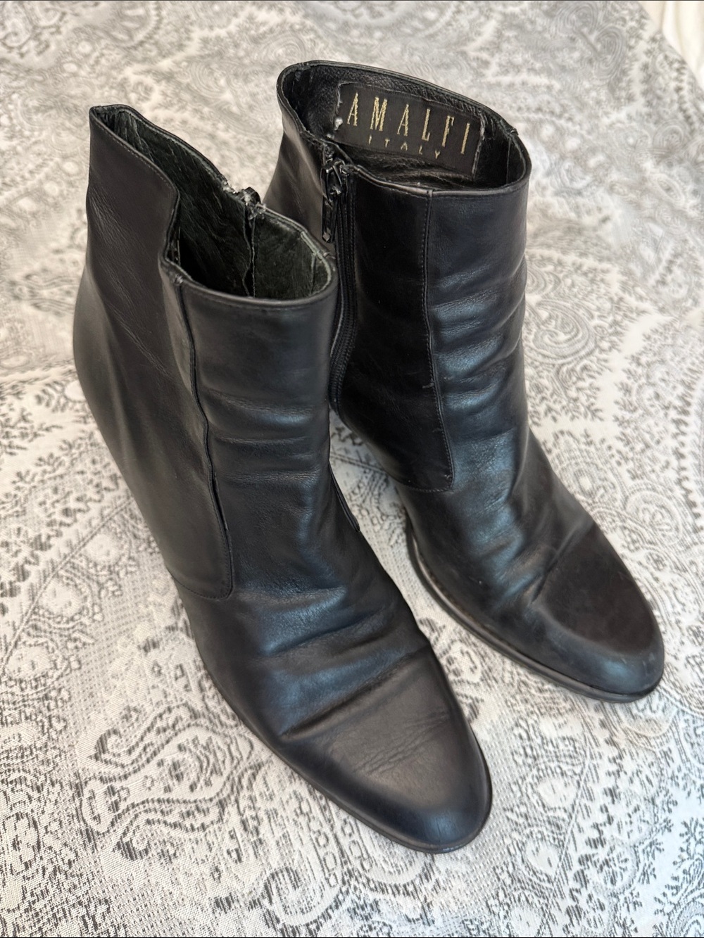 Amalfi Black Leather Pointed Toe Ankle Boots - Size 9